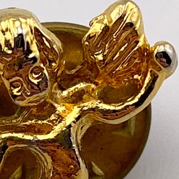 Vintage Cherub Angel Gold Tone Lapel Pin - Picture 4 of 9